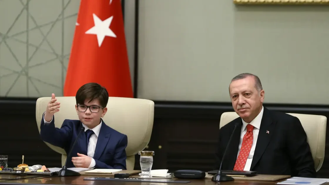 Ak Parti ve CHP’nin Gençleri yahut Dirençli Neslin Direnişi